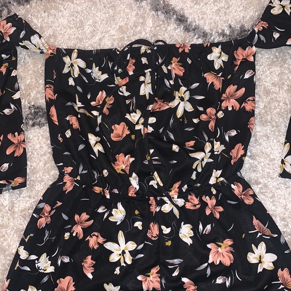 2 ROMPER BUNDLE/ Pink chiffon & black floral- NO FURTHER DEDUCTIONS - Picture 7 of 7